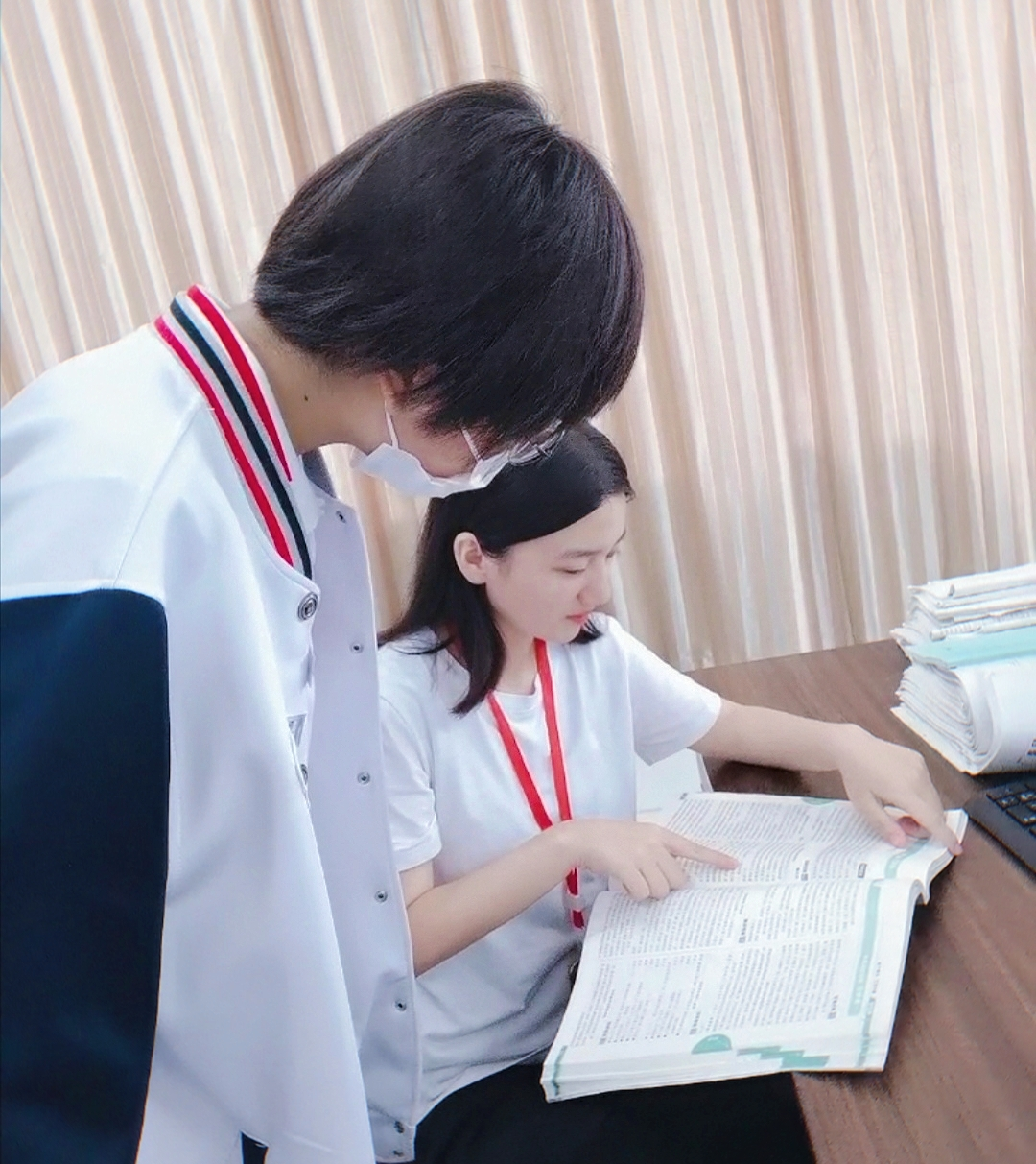我爱我师——中恒中学高一A部教师专题报道之李展颜老师
