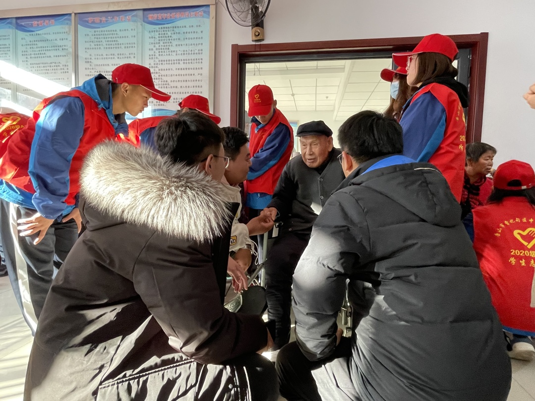 敬老孝老 冬至暖行——高二A部青鸽志愿者团“敬天下老人，扬中华美德”主题活动