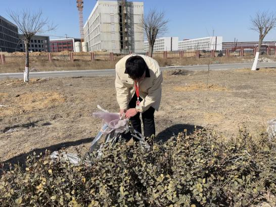 青春不悔来时路  雷锋精神入我心