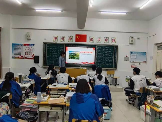 我辈当自强——中恒高级中学高三年级清明节缅怀纪实