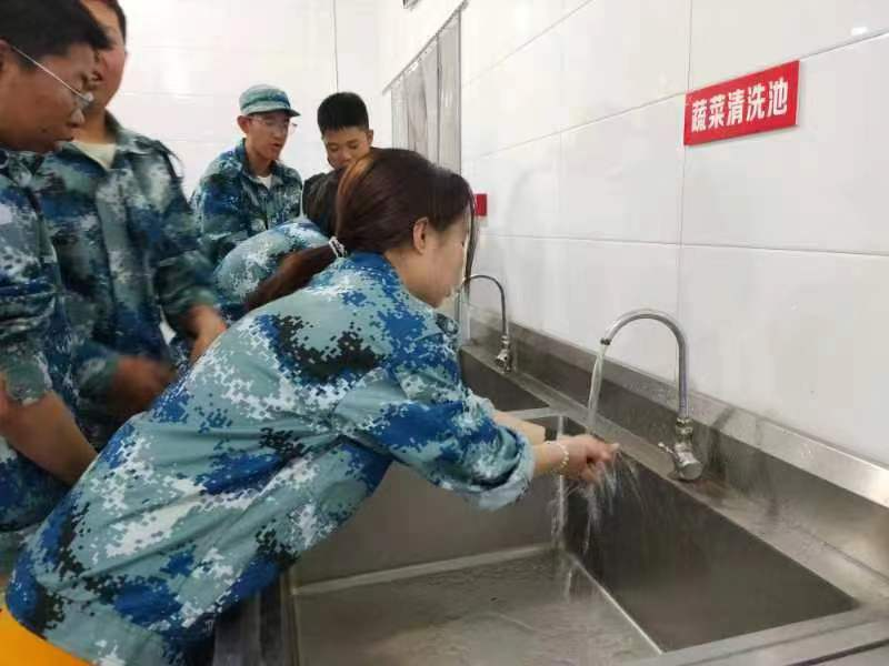 立足常规抓管理  关注细节促规范