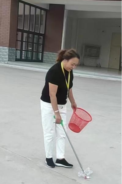 生活育人 服务育人