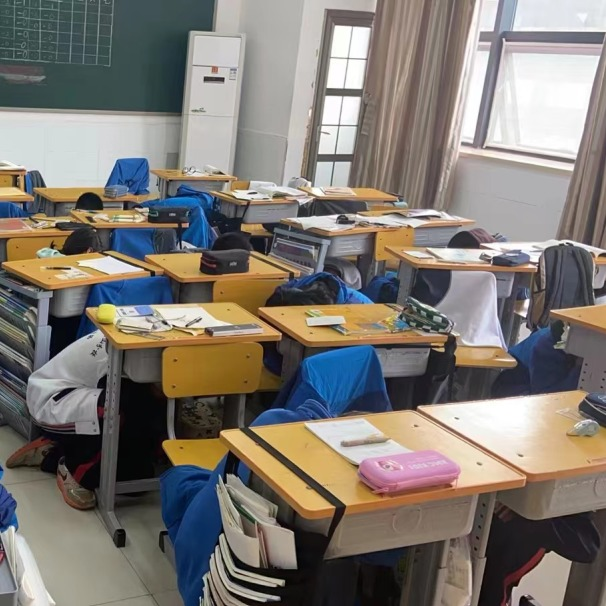 筑牢安全防线 建设平安校园