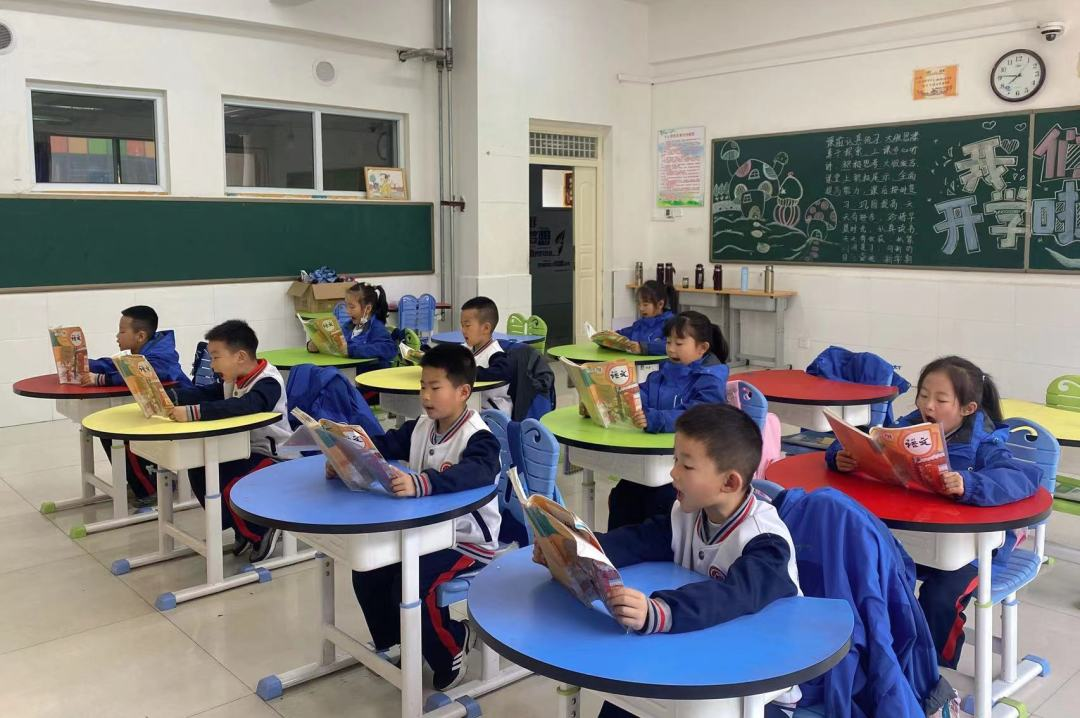 清晨读书正当时 莫负年少好时光