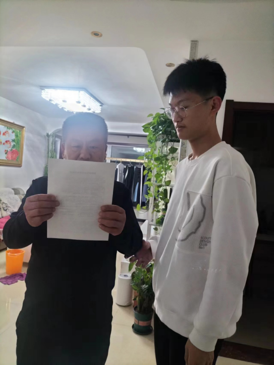 用手筑爱心，执笔撰亲情 贺阳高级中学“致家长一封信”活动