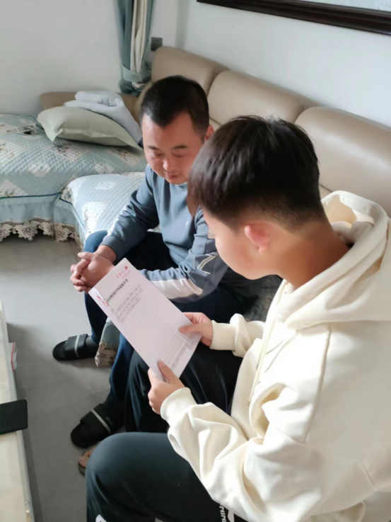 用手筑爱心，执笔撰亲情 贺阳高级中学“致家长一封信”活动