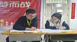 贺阳高三教师“摆摊”护航  陪你冲刺最后一程