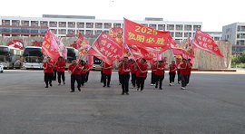 四骏踏水开鸿运   千骑出征跃龙门 --唐山市贺阳高级中学高考出征仪式