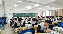 静谧与热烈交织 贺阳师生共绘学习画卷