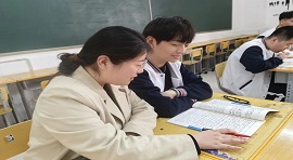静谧与热烈交织 贺阳师生共绘学习画卷