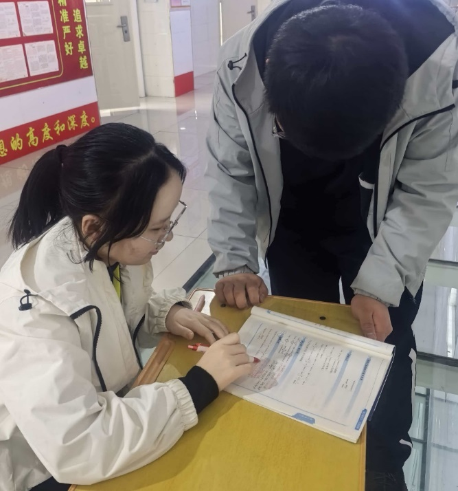 “迎战期末，严导并行“——唐山贺阳高一 B 部备考冲刺进行时！