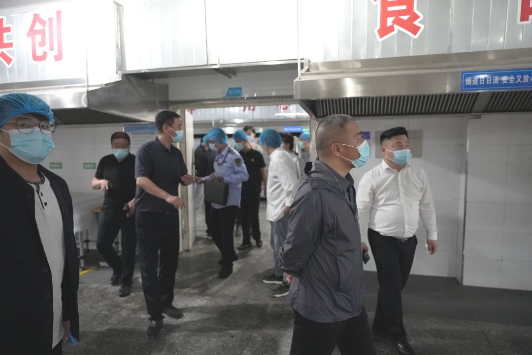 专项检查强监管 护航校园食安行