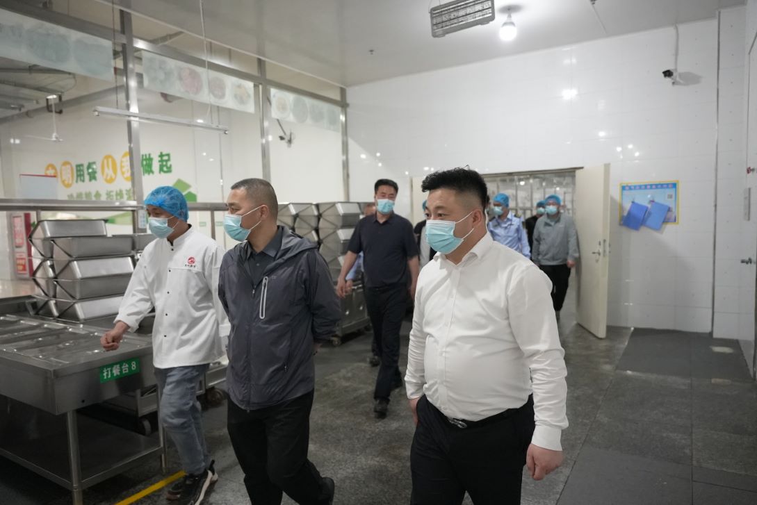 专项检查强监管 护航校园食安行